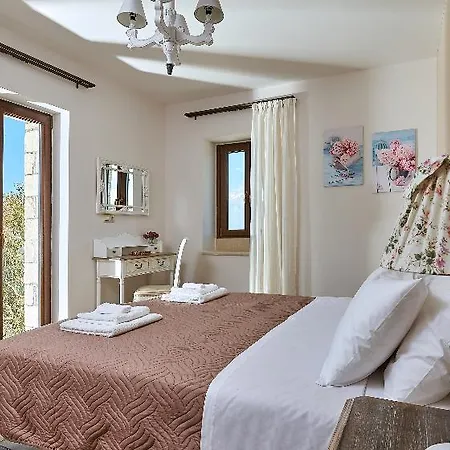 Orelia Cretan & Deluxe Holiday home